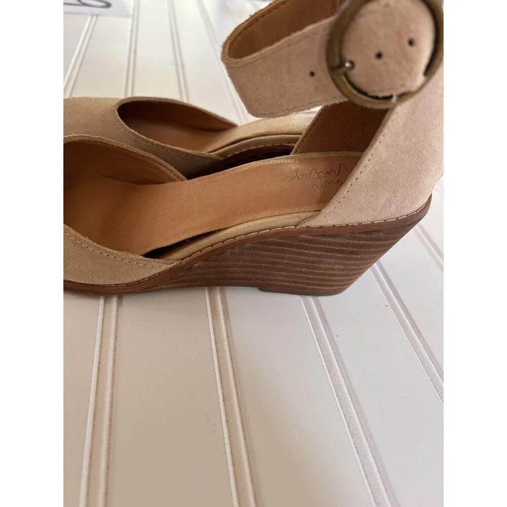 Crown Vintage Ladawen Wedge Heels Women 7M Beige Suede Strappy Buckle Pump Shoe